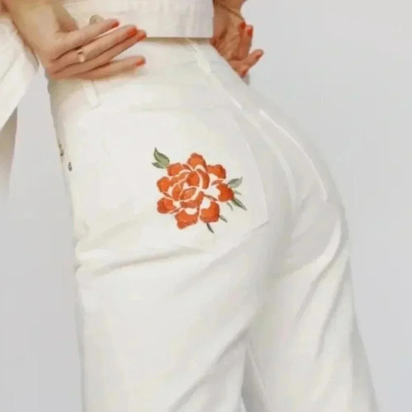NWT Reformation Cynthia Floral Embroidered High Rise Straight Jeans Size 26 - Picture 4 of 11